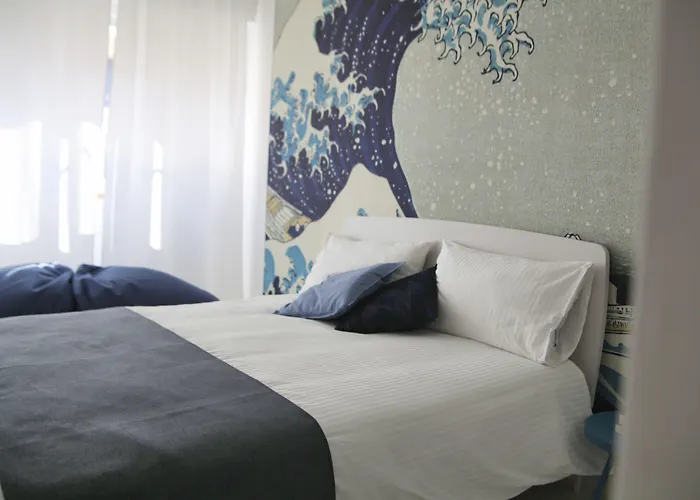 Be Coloured - Boutique Art Rooms In Naples